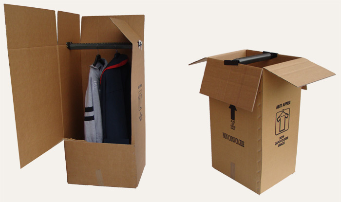Produzione bauletti porta abiti in cartone per il trasporto dei capi appesi  